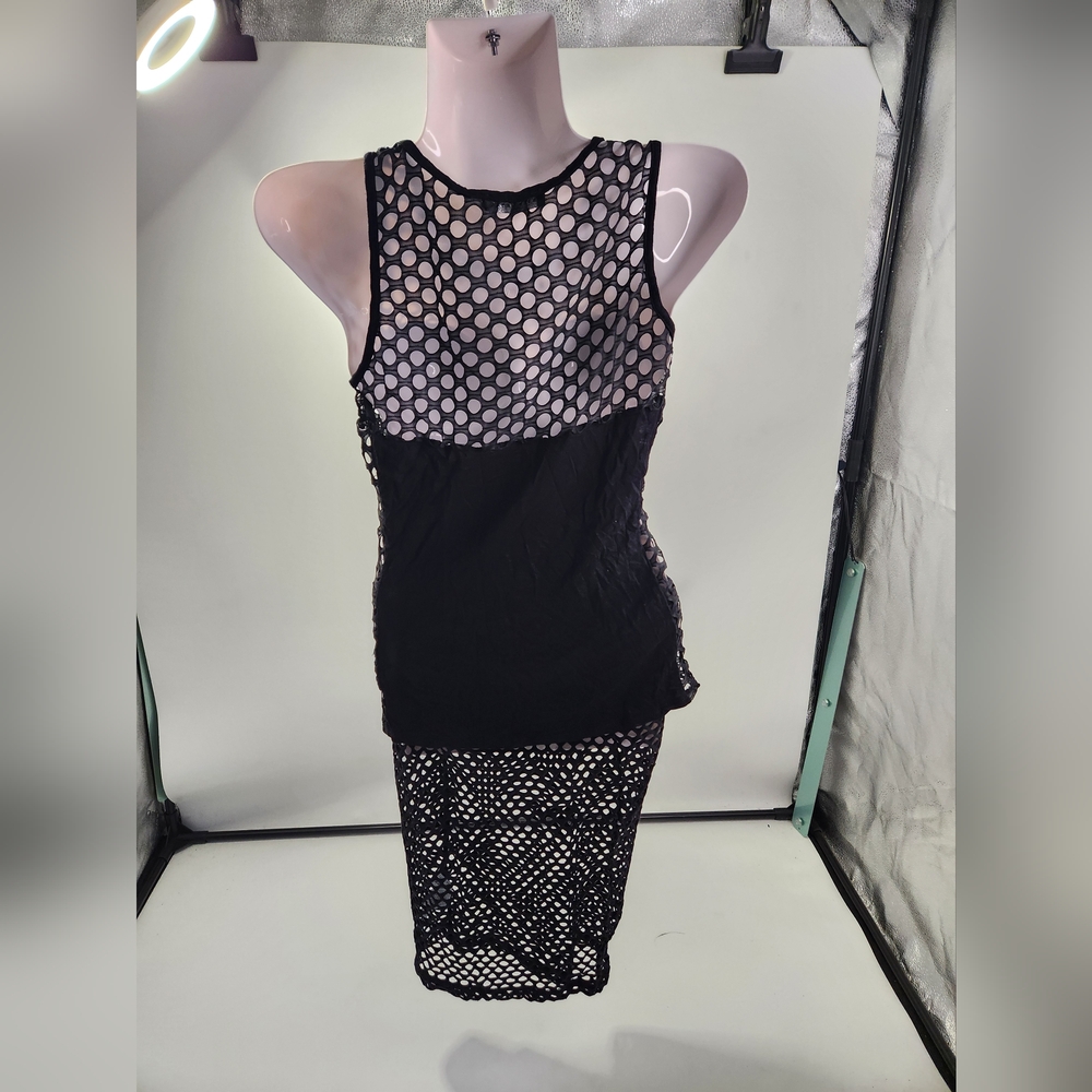 Black Fishnet Two-Piece‎ Set - Picture 2 of 5